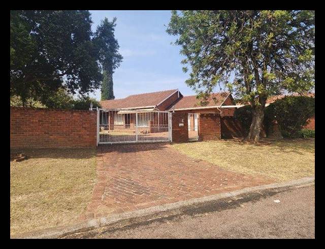 4 BEDROOM HOUSE FOR SALE IN BIRCHLEIGH NORTH
